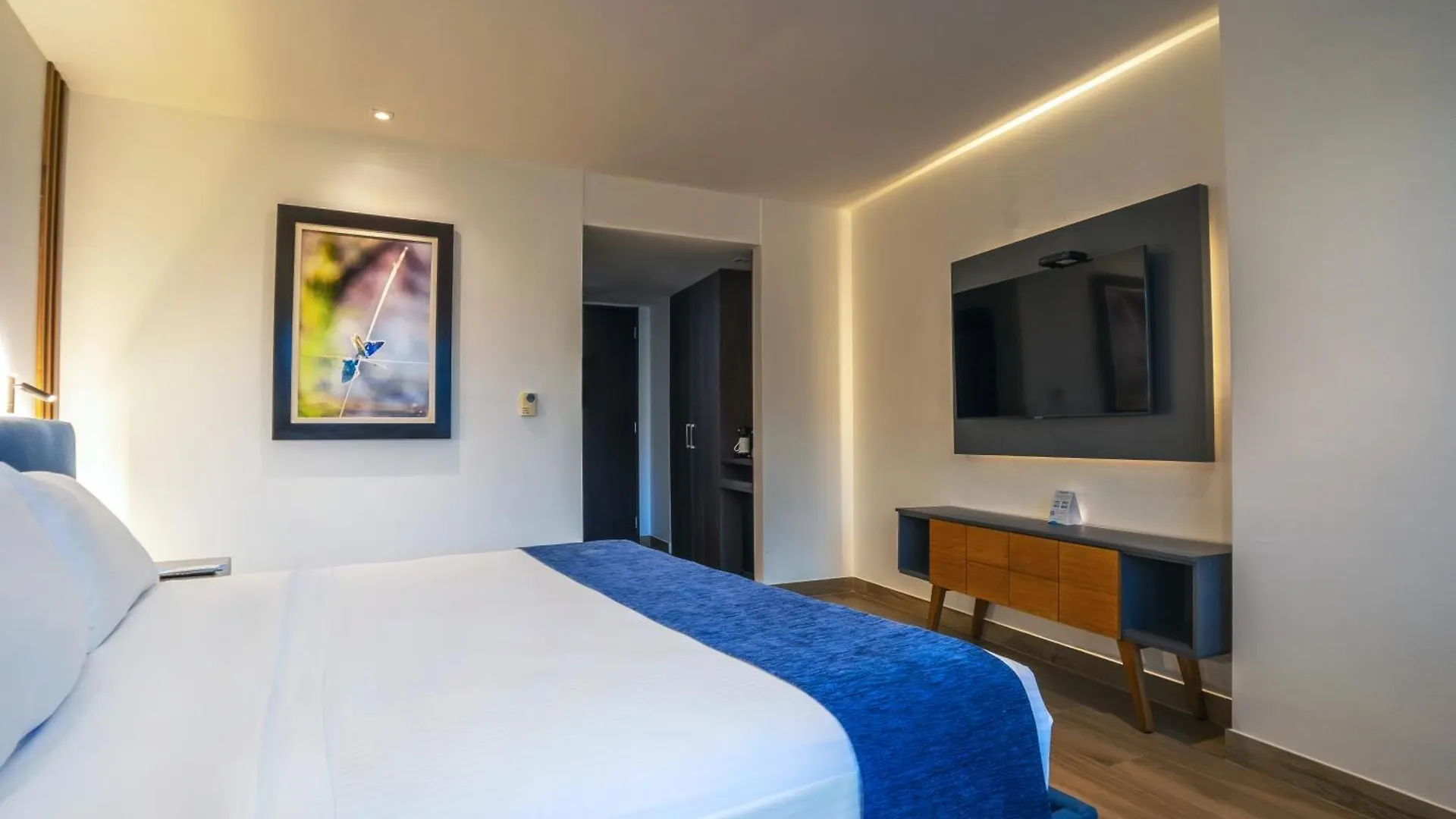 Wyndham Guayaquil, Puerto Santa Ana Hotel 5*, Guayaquil