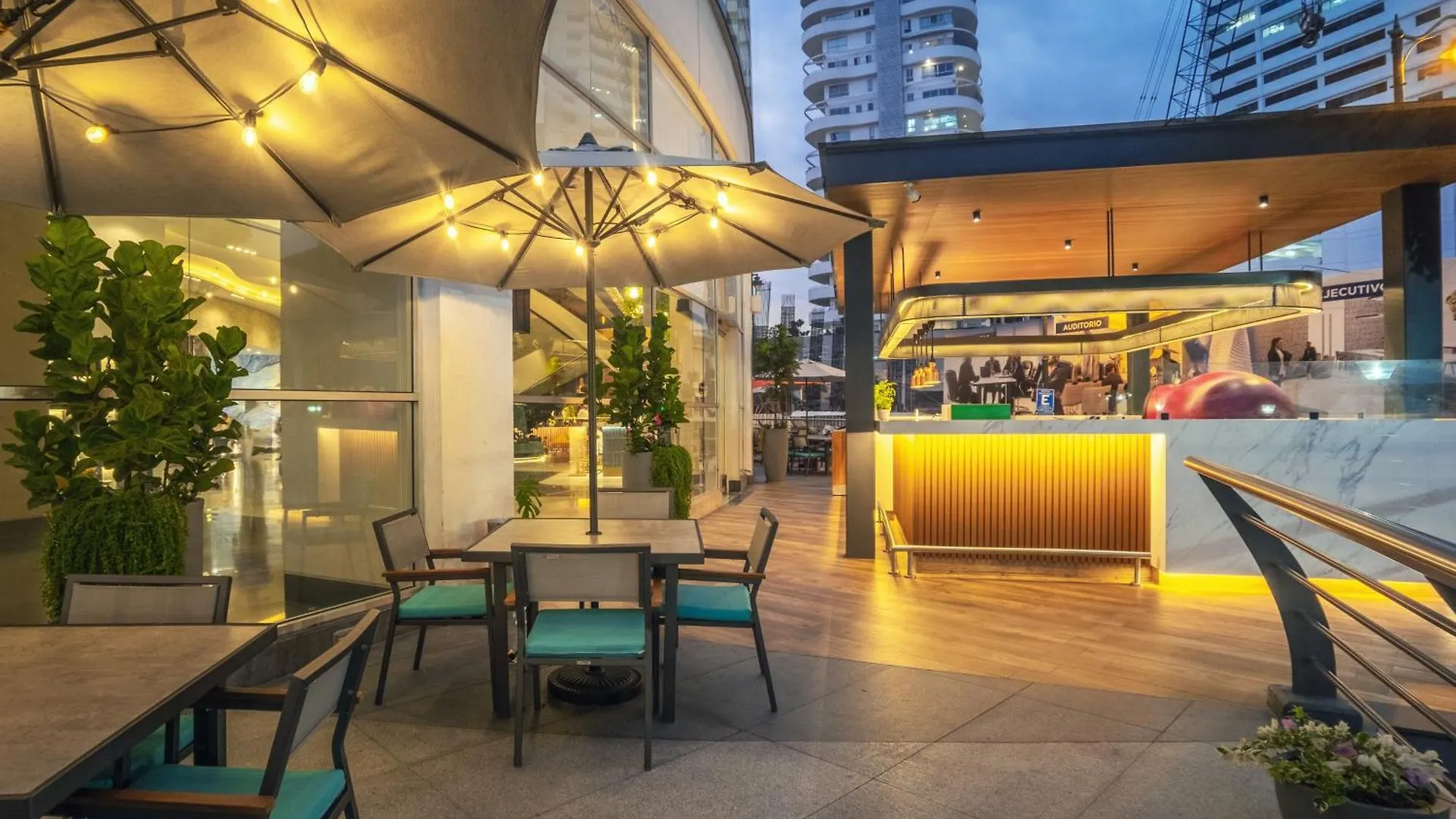 Wyndham Guayaquil, Puerto Santa Ana Hotel