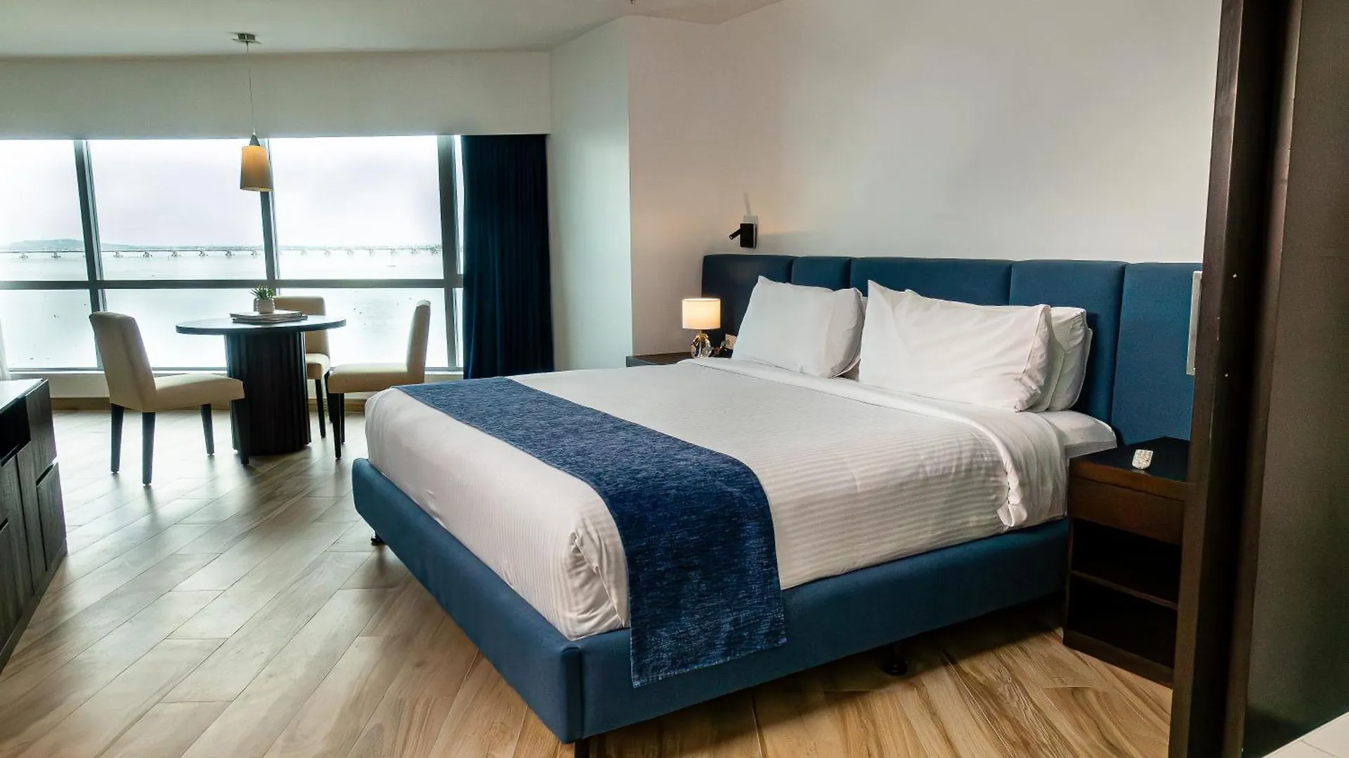 Hotel Wyndham Guayaquil, Puerto Santa Ana  Guayaquil