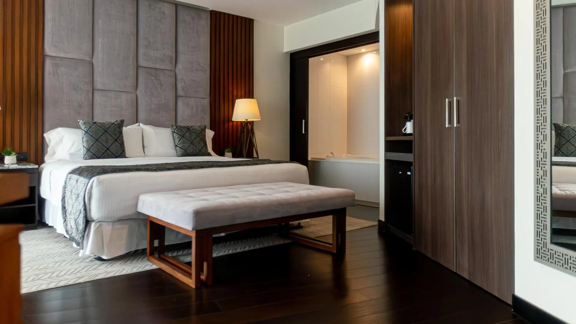 Hotel Wyndham Guayaquil, Puerto Santa Ana  Guayaquil